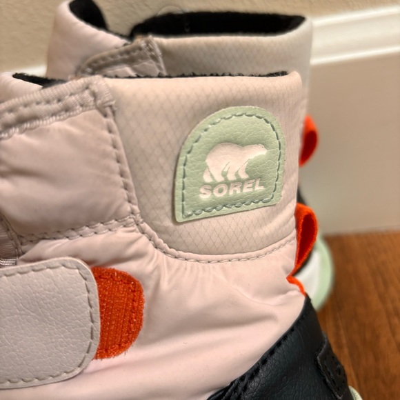 EUC UNISEX SOREL WHITNEY II WATER PROOF SHOES YOUTH SZ 13 - Picture 4 of 6